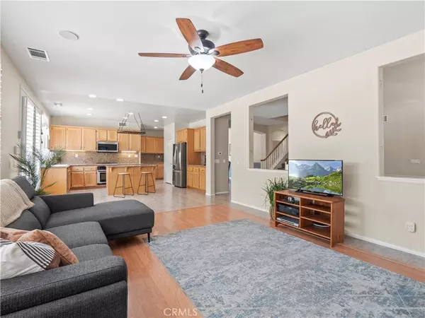 26332 Oakdale Canyon LN, Canyon Country, CA 91387