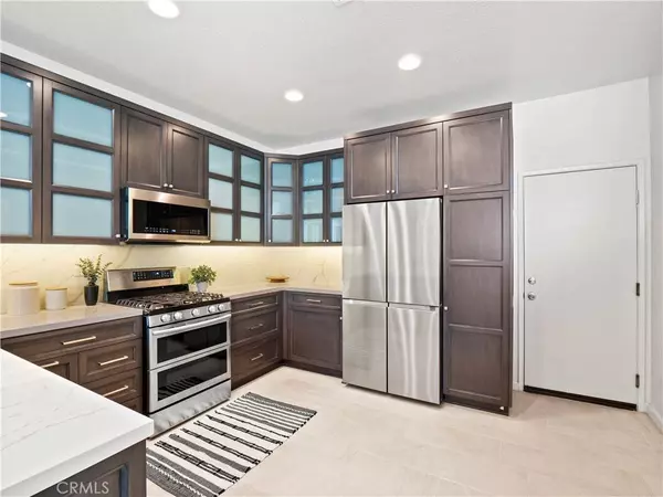 25403 Silver Crest CT, Saugus, CA 91350