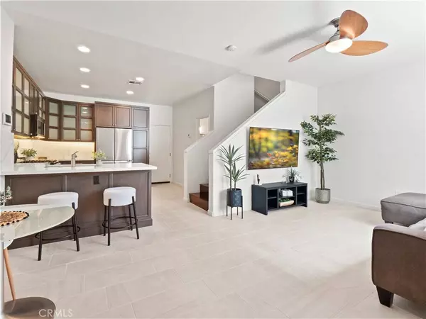 25403 Silver Crest CT, Saugus, CA 91350