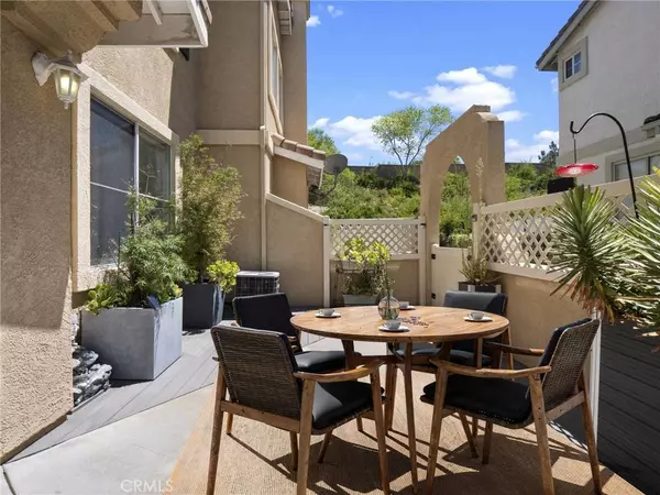 25403 Silver Crest CT, Saugus, CA 91350