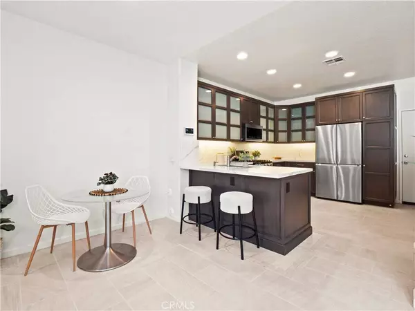 25403 Silver Crest CT, Saugus, CA 91350