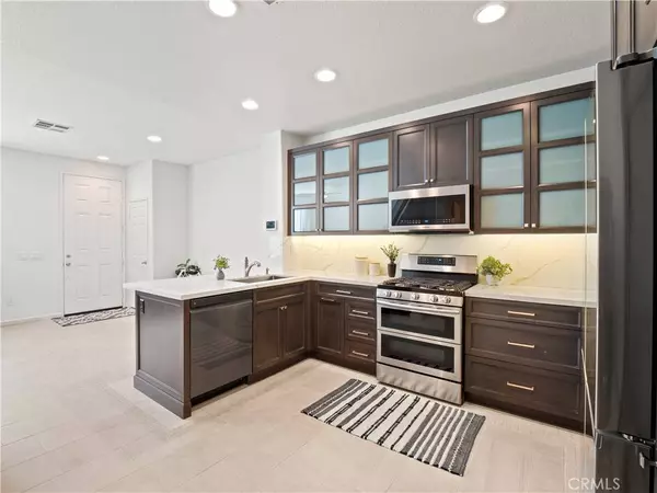 25403 Silver Crest CT, Saugus, CA 91350