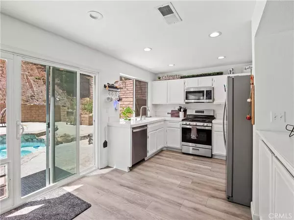 28204 Cascade Rd, Castaic, CA 91384