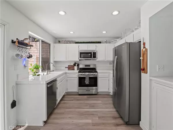 28204 Cascade Rd, Castaic, CA 91384