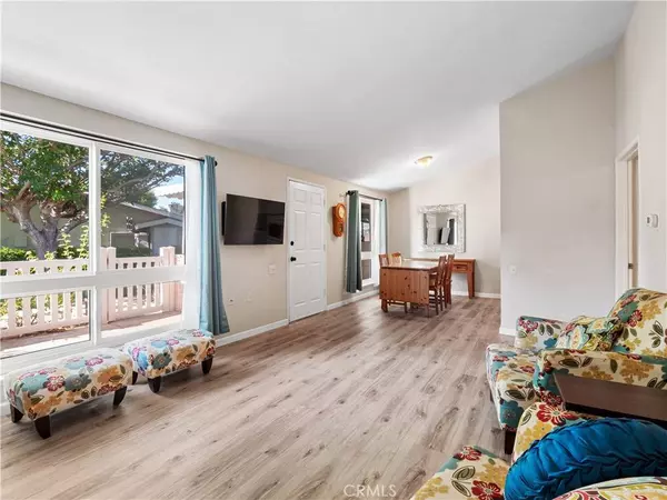 19126 Avenue of the Oaks #C, Newhall, CA 91321