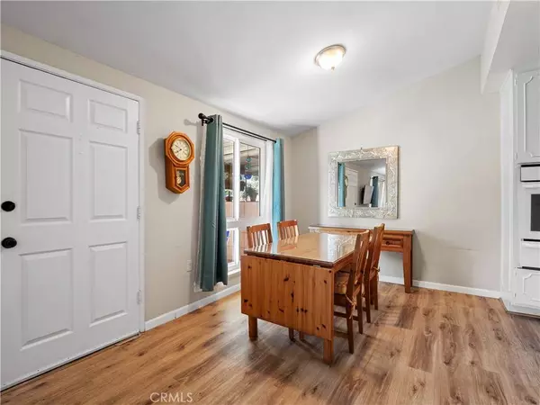 19126 Avenue of the Oaks #C, Newhall, CA 91321