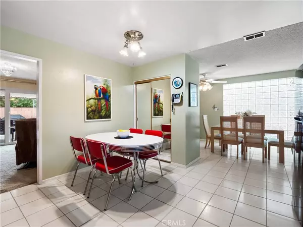 27927 Honeycomb DR, Saugus, CA 91350