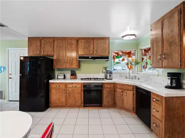 27927 Honeycomb DR, Saugus, CA 91350