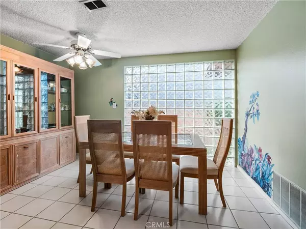 27927 Honeycomb DR, Saugus, CA 91350