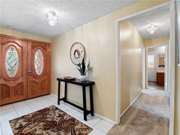 27927 Honeycomb DR, Saugus, CA 91350