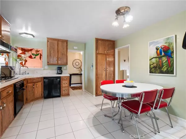 27927 Honeycomb DR, Saugus, CA 91350