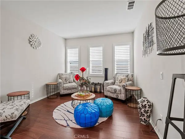 28532 Agajanian, Saugus, CA 91390