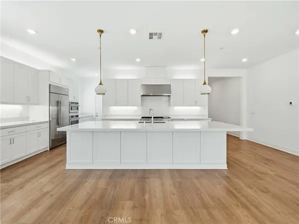 29458 Corte Halcon, Valencia, CA 91354