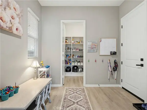 20818 Red Sky CT, Saugus, CA 91350