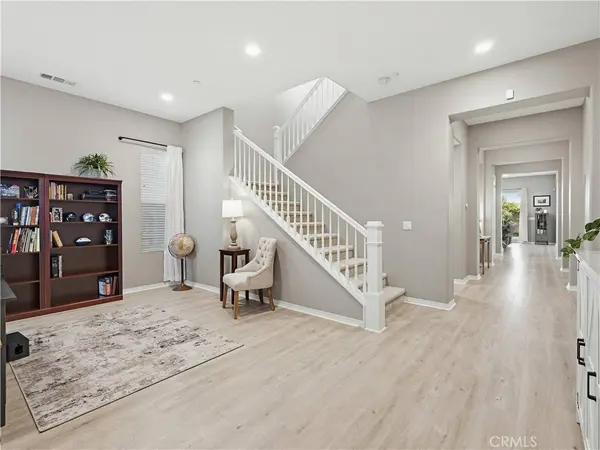20818 Red Sky CT, Saugus, CA 91350