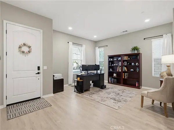 20818 Red Sky CT, Saugus, CA 91350