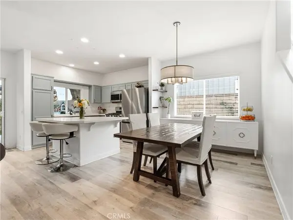 24842 Noelle, Newhall, CA 91321