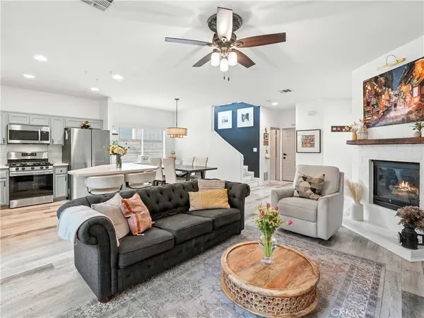 24842 Noelle, Newhall, CA 91321