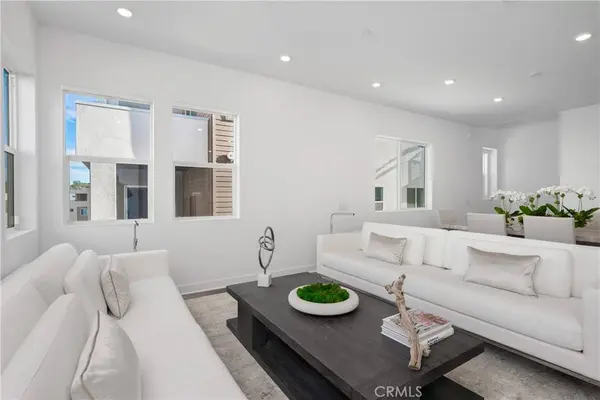 27225 Cranmore #101, Valencia, CA 91381