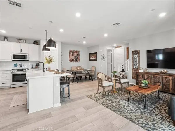 27478 Boulderview, Valencia, CA 91381