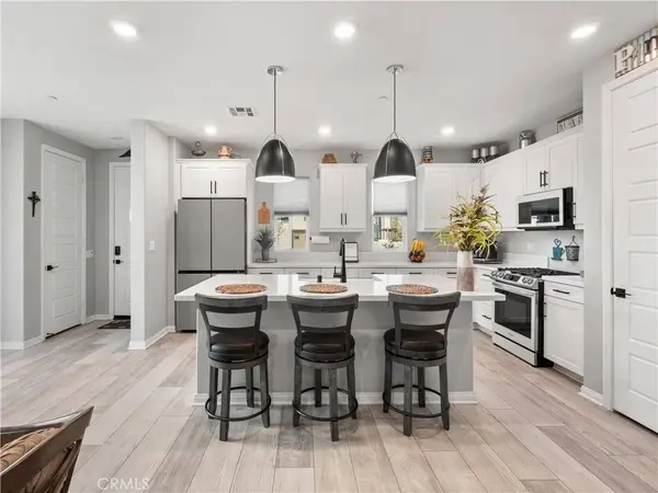 27478 Boulderview, Valencia, CA 91381