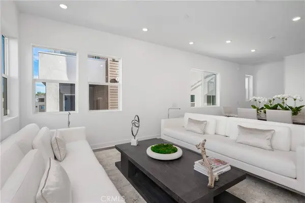 27225 Cranmore #101, Valencia, CA 91381