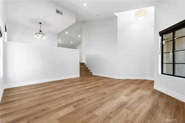 20061 Avenue Of The Oaks, Newhall, CA 91321