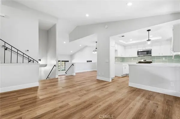 20061 Avenue Of The Oaks, Newhall, CA 91321