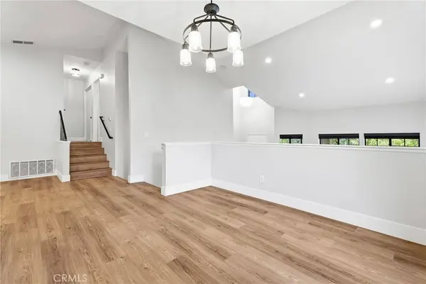 20061 Avenue Of The Oaks, Newhall, CA 91321