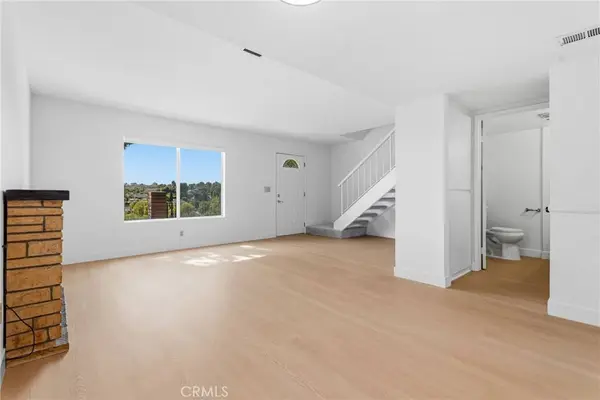 26853 Avenida Terraza, Saugus, CA 91350