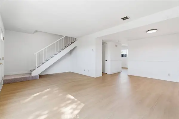 26853 Avenida Terraza, Saugus, CA 91350
