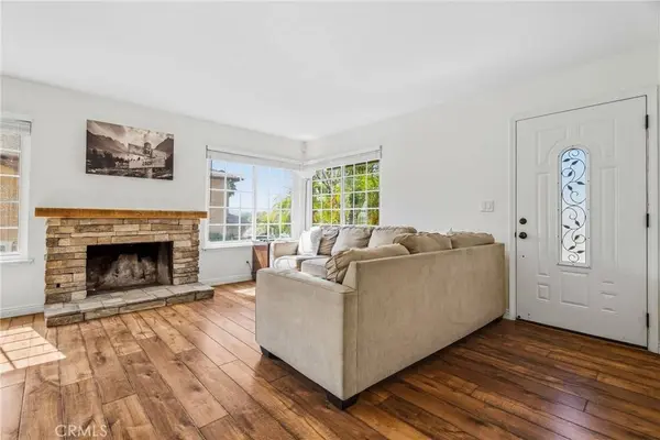 27394 Onlee, Saugus, CA 91350