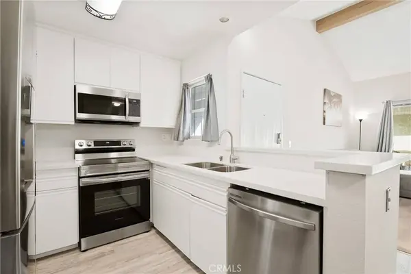 27646 Susan Beth #L, Saugus, CA 91350