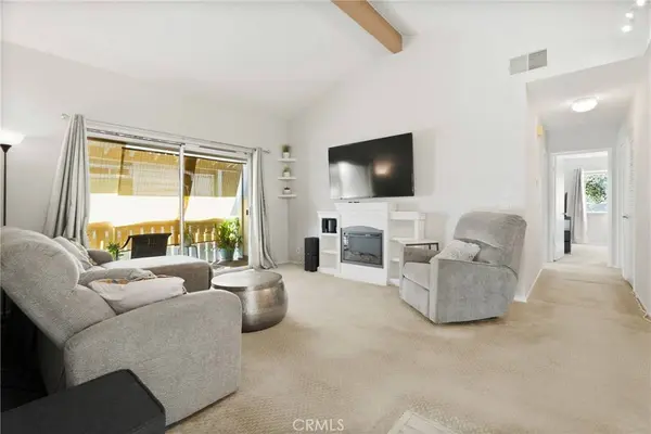 27646 Susan Beth #L, Saugus, CA 91350