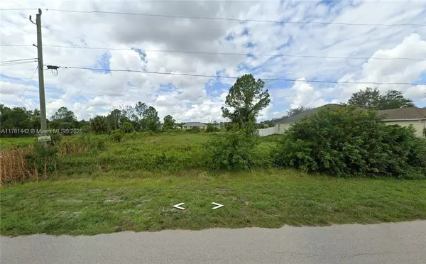 1908 Quintero LN, Lehigh Acres, FL 33972