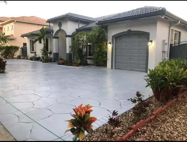 16523 NW 77th Path, Miami Lakes, FL 33016