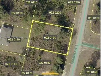 528 Parker Ave S, Lehigh Acres, FL 33974