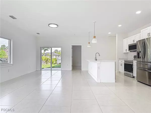 829 Wabash ST, Lehigh Acres, FL 33974