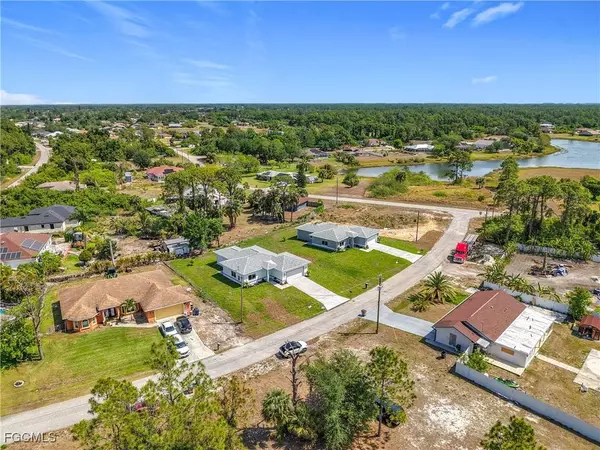 829 Wabash ST, Lehigh Acres, FL 33974