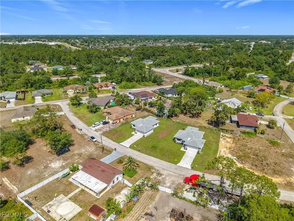 829 Wabash ST, Lehigh Acres, FL 33974