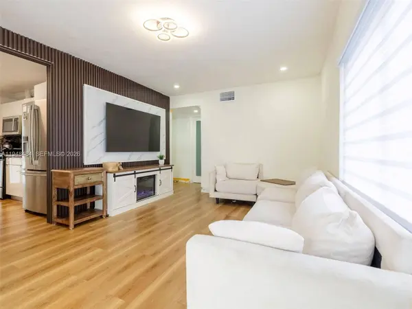 201 E 44th St, Hialeah, FL 33013