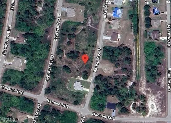 528 Parker AVE S, Lehigh Acres, FL 33974