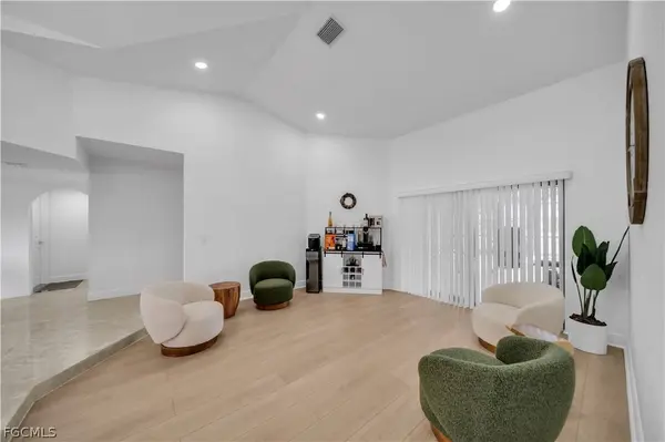 2909 SW 38th TER, Cape Coral, FL 33914