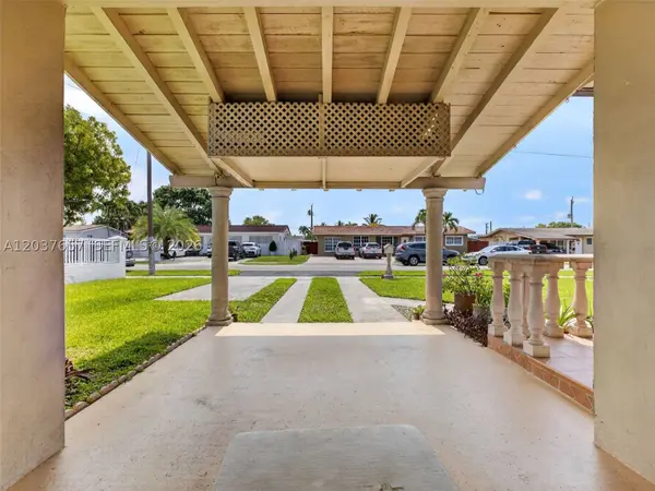 5430 W 4th Ln, Hialeah, FL 33012