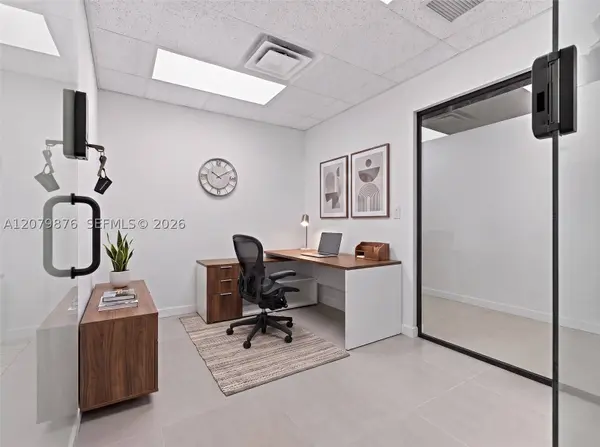 2665 Executive Park Dr, Weston, FL 33331