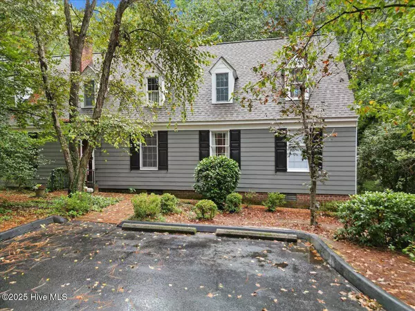 8 Village In The Woods CIR, Southern Pines, NC 28387