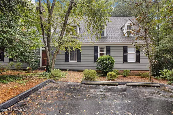 8 Village In The Woods CIR, Southern Pines, NC 28387
