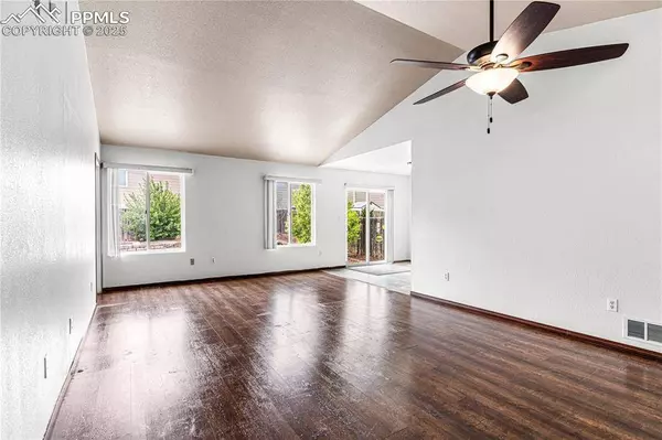 3736 Pronghorn LN, Pueblo, CO 81005