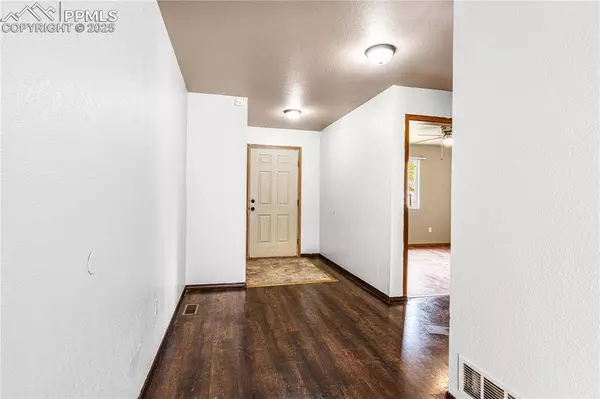 3736 Pronghorn LN, Pueblo, CO 81005