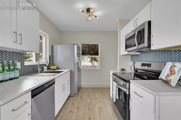 2015 E 10th ST, Pueblo, CO 81001